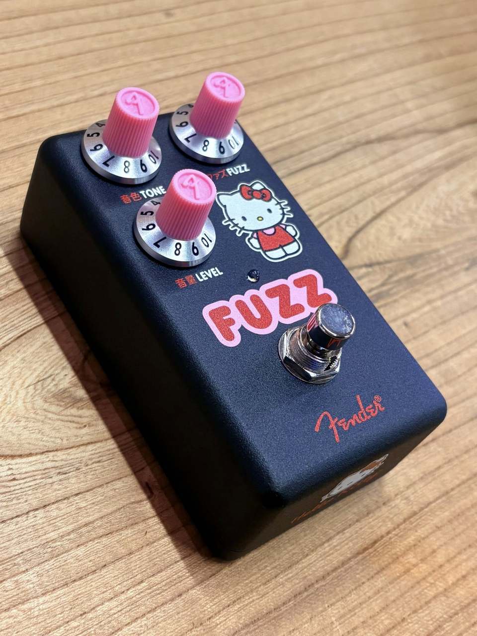 Fender Fender x Hello Kitty Fuzz Pedal Black（新品）【楽器検索