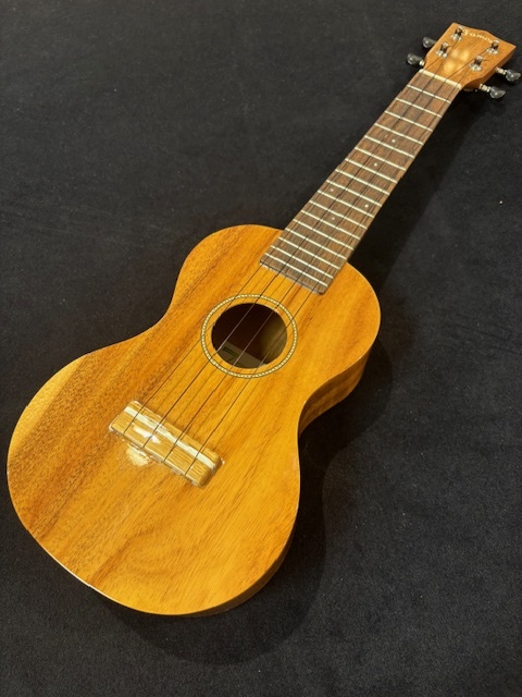 Famous FS-200 Soprano