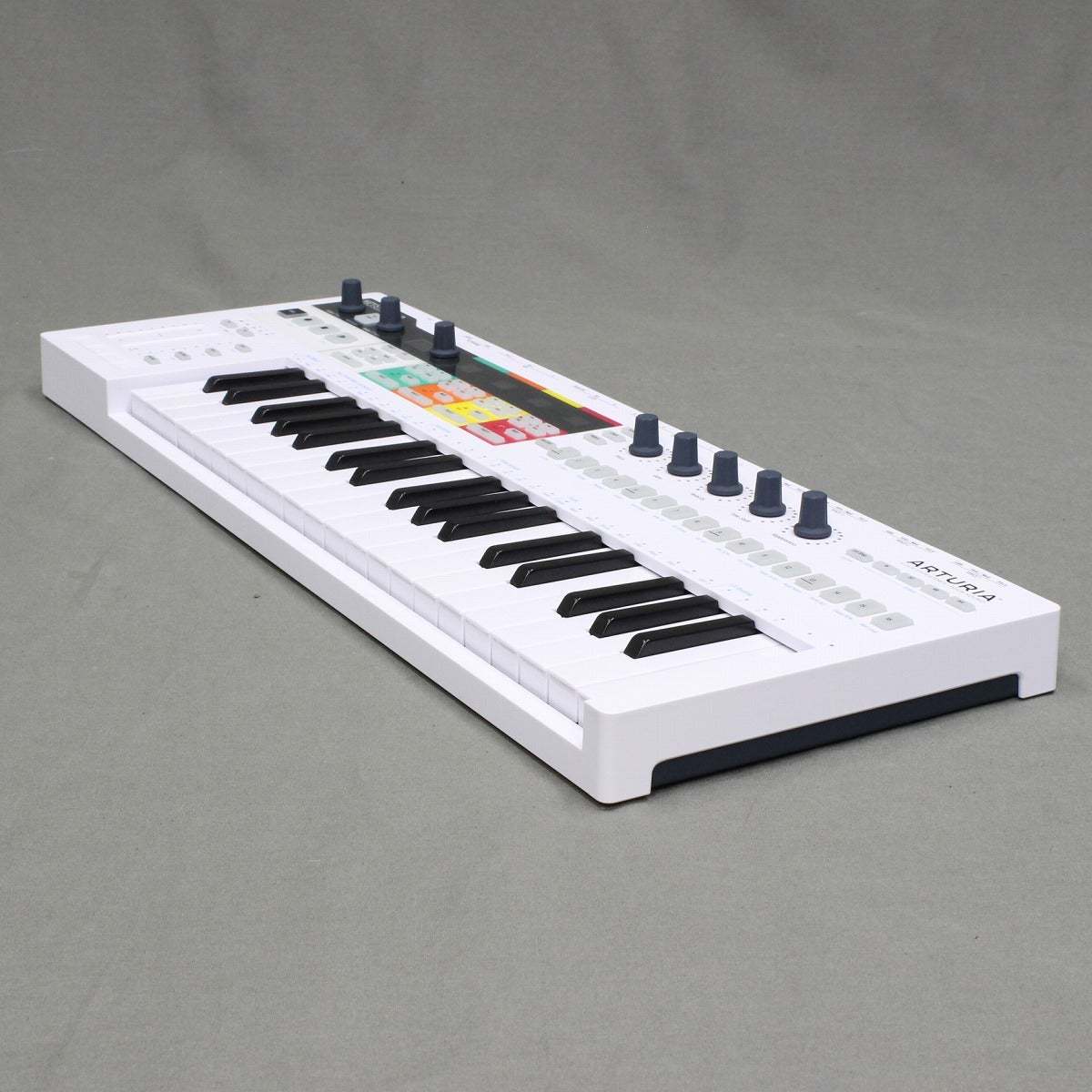 Arturia KEYSTEP PRO ステップシーケンサー/コントローラー 【展示品