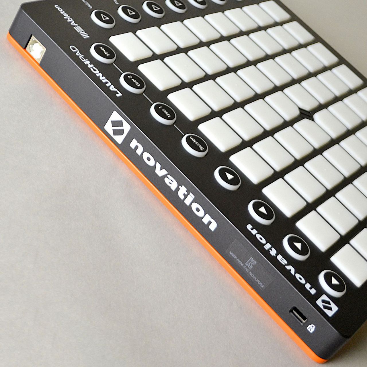Novation Launchpad MK2【中古美品】 novation Launchpad MKII (中古)