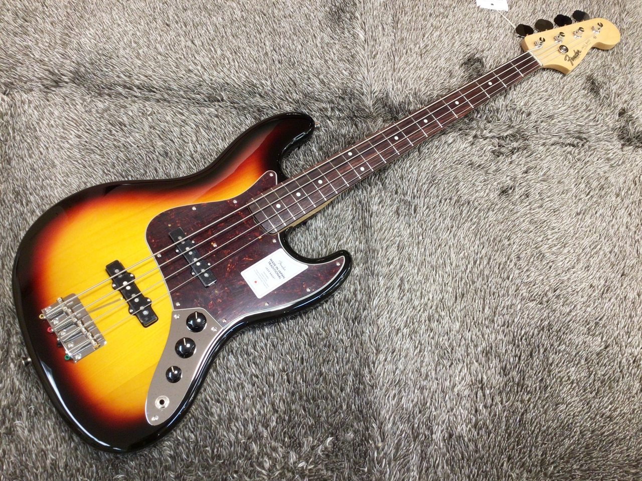 Fender Made in Japan Traditional 60s Jazz Bass, 3-Color Sunburst