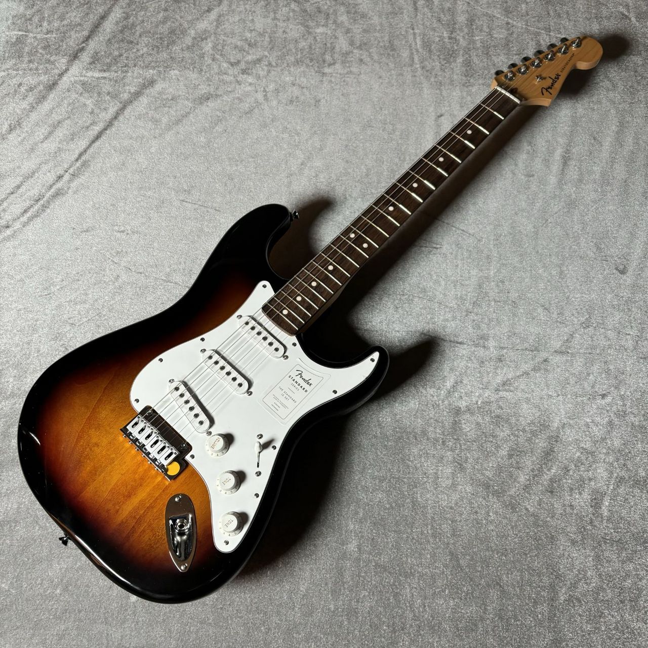 Fender Standard Stratocaster 3-Color Sunburst エレキギター