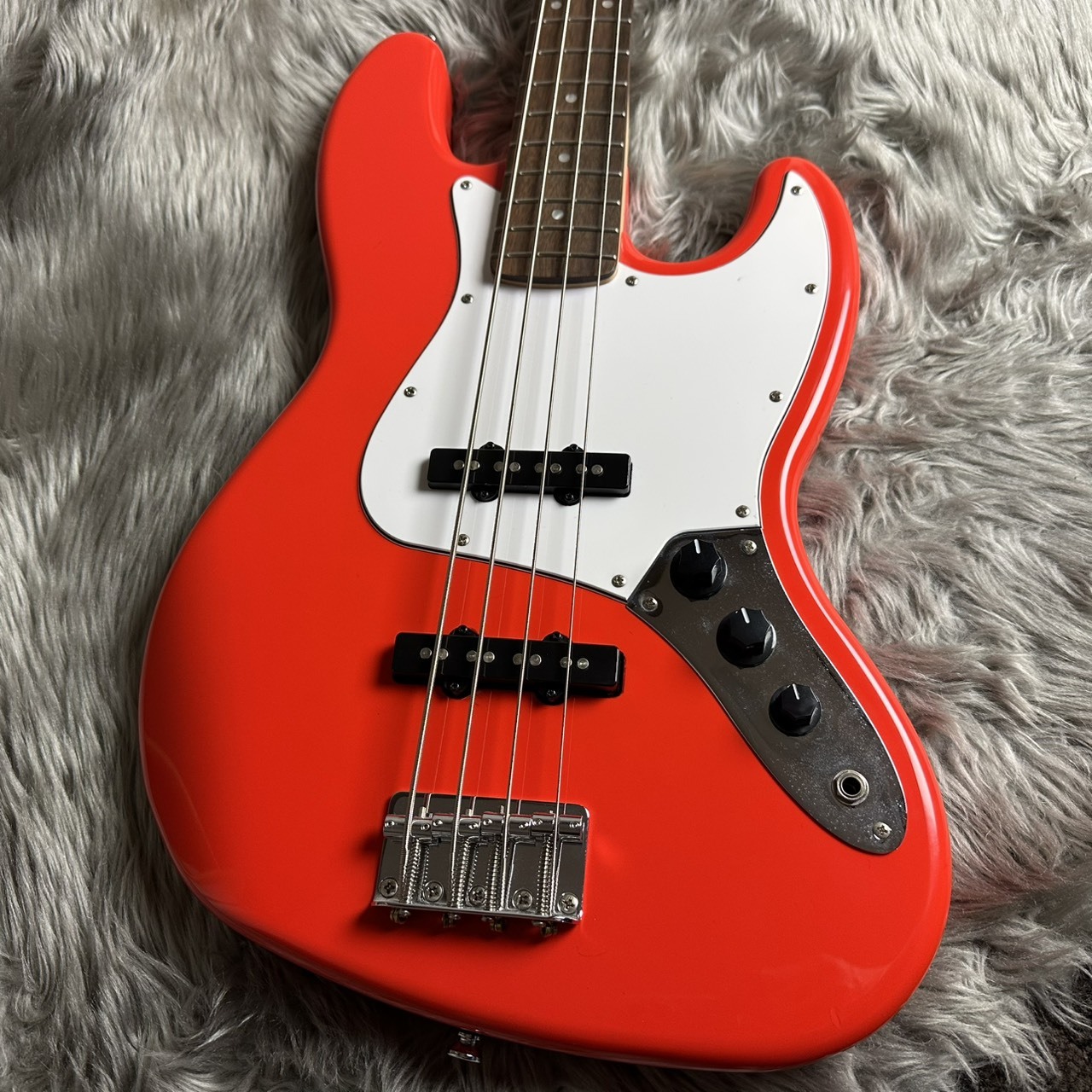Squier by Fender Affinity Series Jazz Bass -Race Red【現物画像