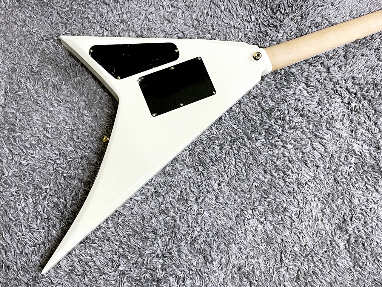 Jackson Pro Series Rhoads RR3 Ivory with Black Pinstripes （新品