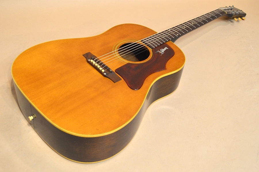 【美品】Gibson J-50 1968年製 ナローネック ビンテージ Gibson J-50 1968年製（ビンテージ/送料無料）【楽器検索