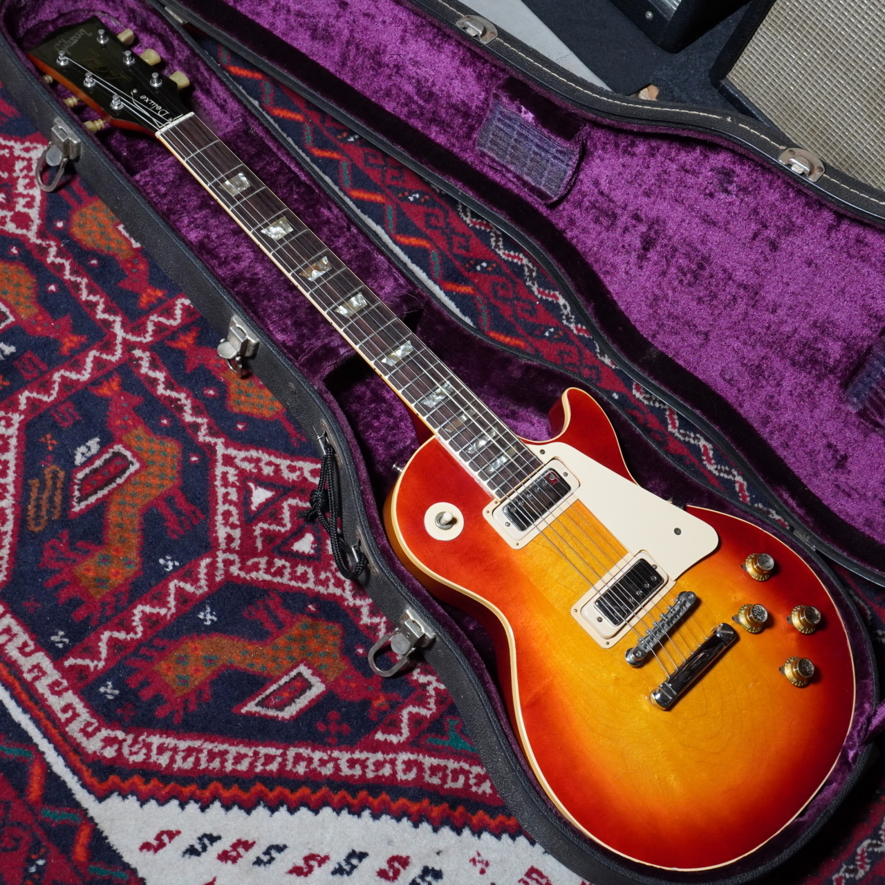 最終値下げ超美品ビンテージ1973年製Gibson Les Paul Gibson 1973年製 Les Paul Deluxe - Gold Top | Blue Guitars