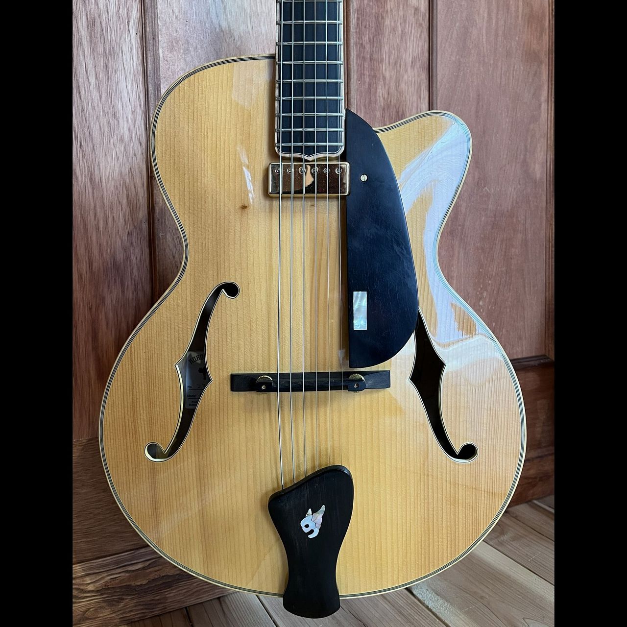【DVD】アーチトップギターの製作と設計 Amazon.co.jp: アーチトップ・ギターズ／YOUNG GUITAR special