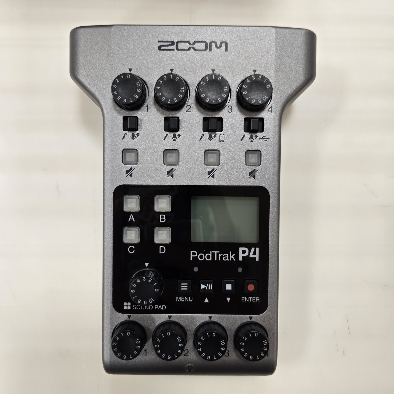 ZOOM PodTrak P4 マルチトラックレコーダー　新品未使用 ZOOM PodTrak P4 ポッドキャスト用ポータブルマルチトラック