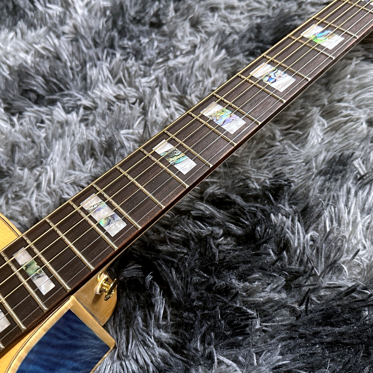 Ibanez AE390-NTA (Natural High Gloss top, Aqua Blue High Gloss