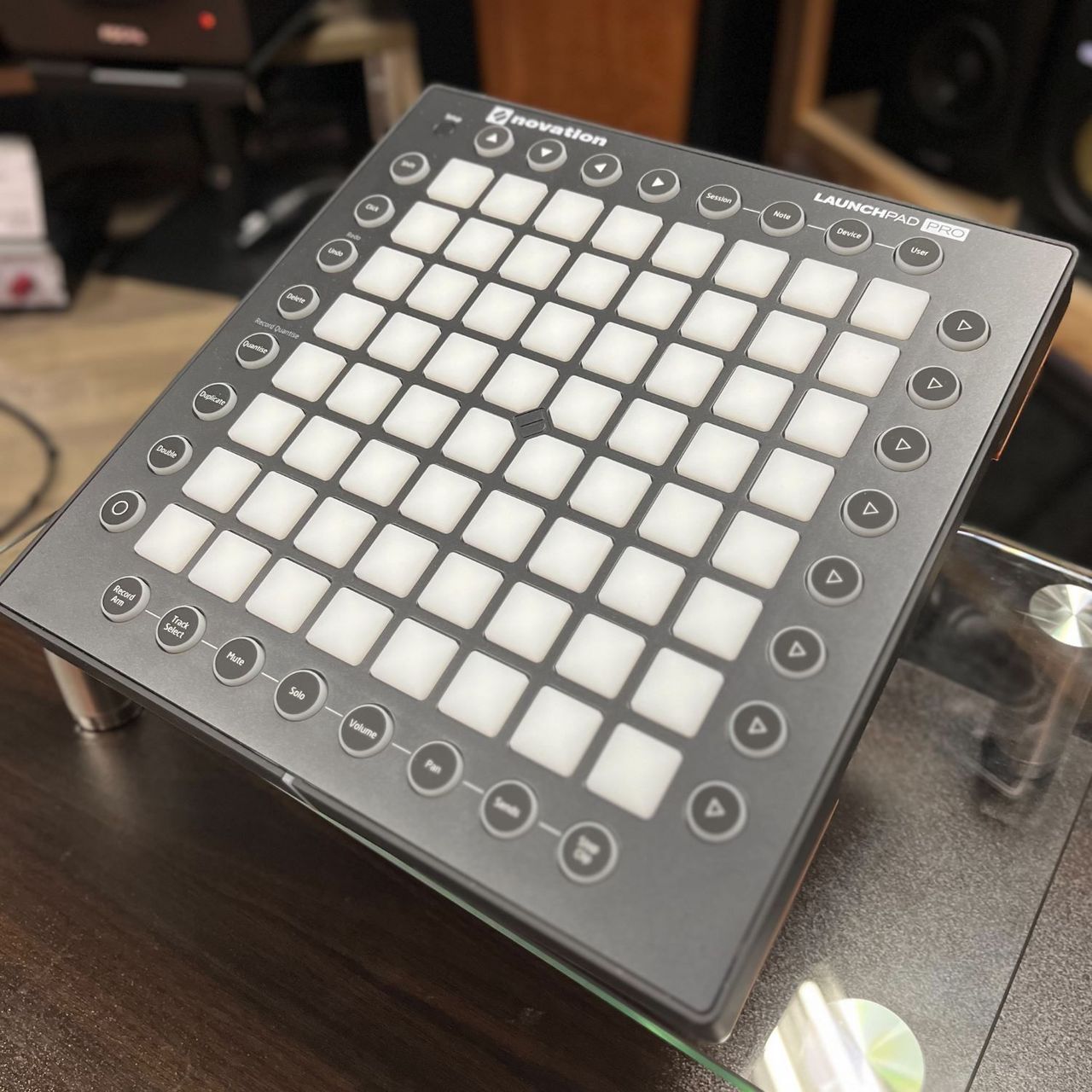 Novation Launchpad MK2【中古美品】 novation Launchpad MKII (中古)