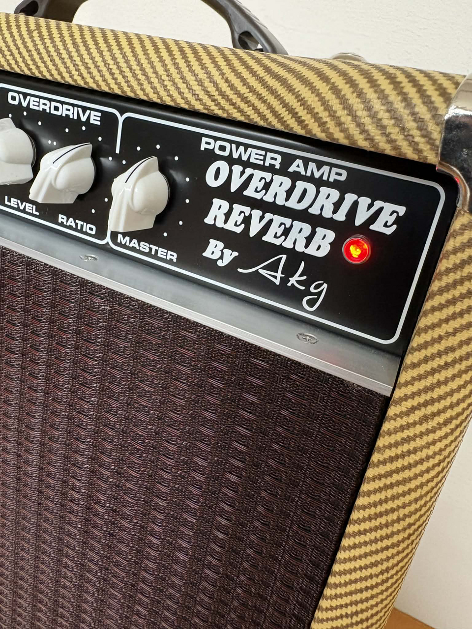 AKG Sound Design Overdrive Reverb 8W(Att)（新品/送料無料）【楽器