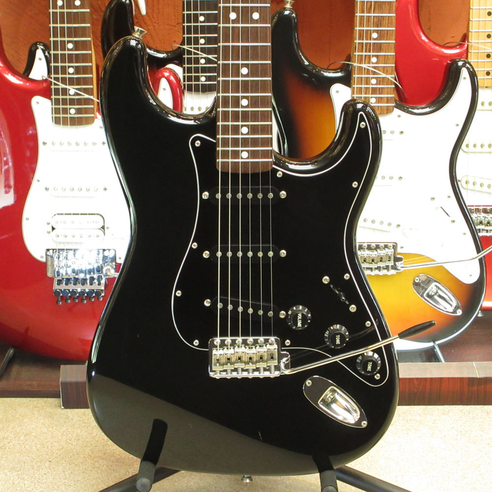 Fender Japan ST62-ALLBK（中古）【楽器検索デジマート】