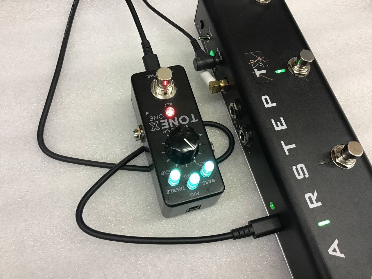 IK Multimedia & XSONIC TONE X One & AIRSTEP TX EDITION（中古