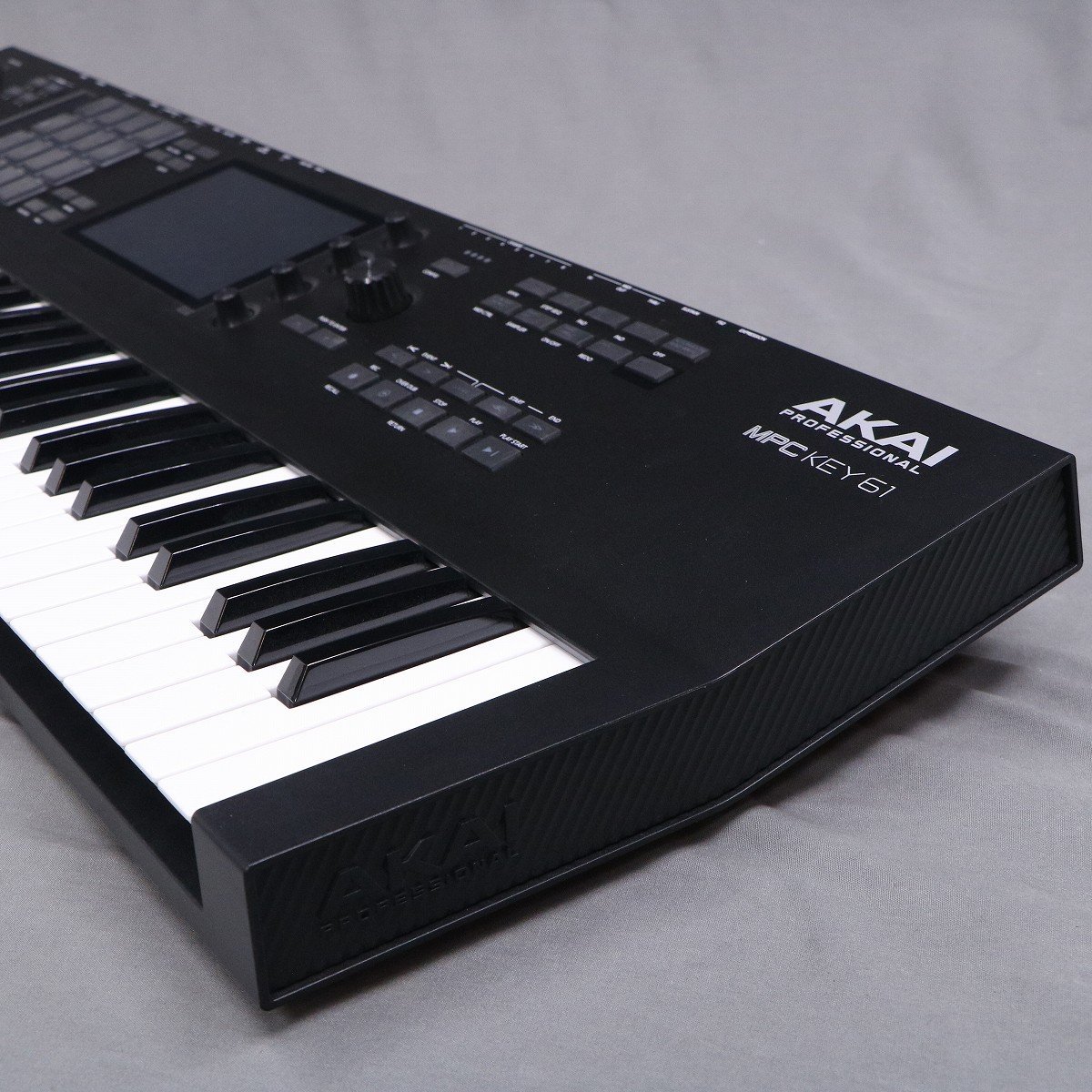 お値下げ中　美品！AKAI MPC KEY 61 (アカイ)動作確認済 Akai Professional MPC Key 61 Standalone Production