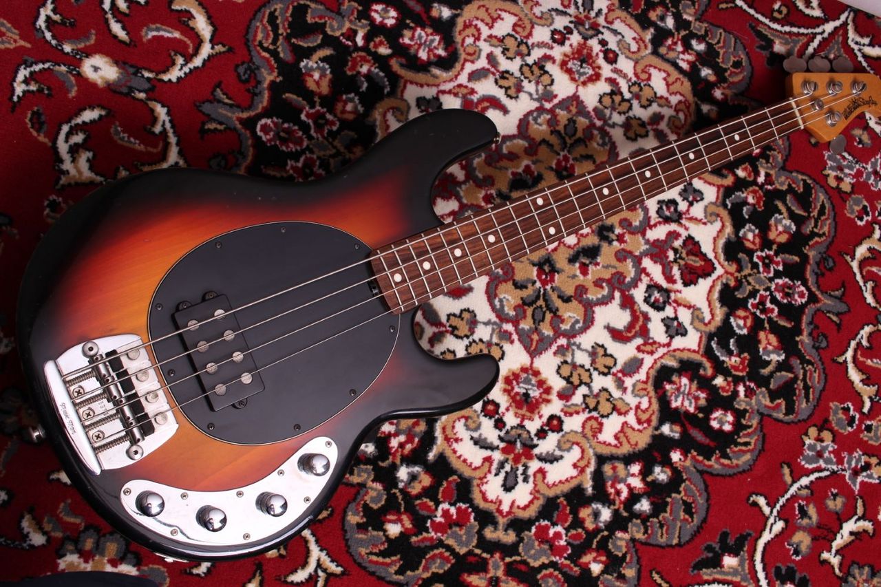 Music Man StingRay サンバースト ☆5月6日まで最終値下げ