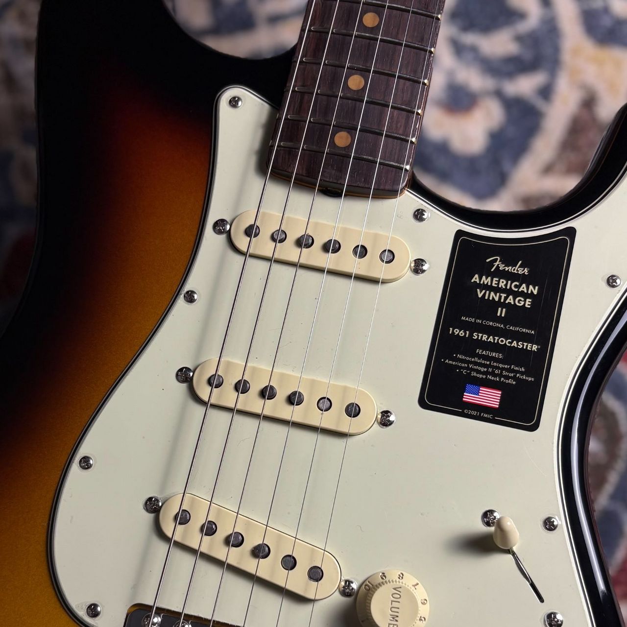 Fender American Vintage II 1961 Stratocaster 3-Color Sunburst