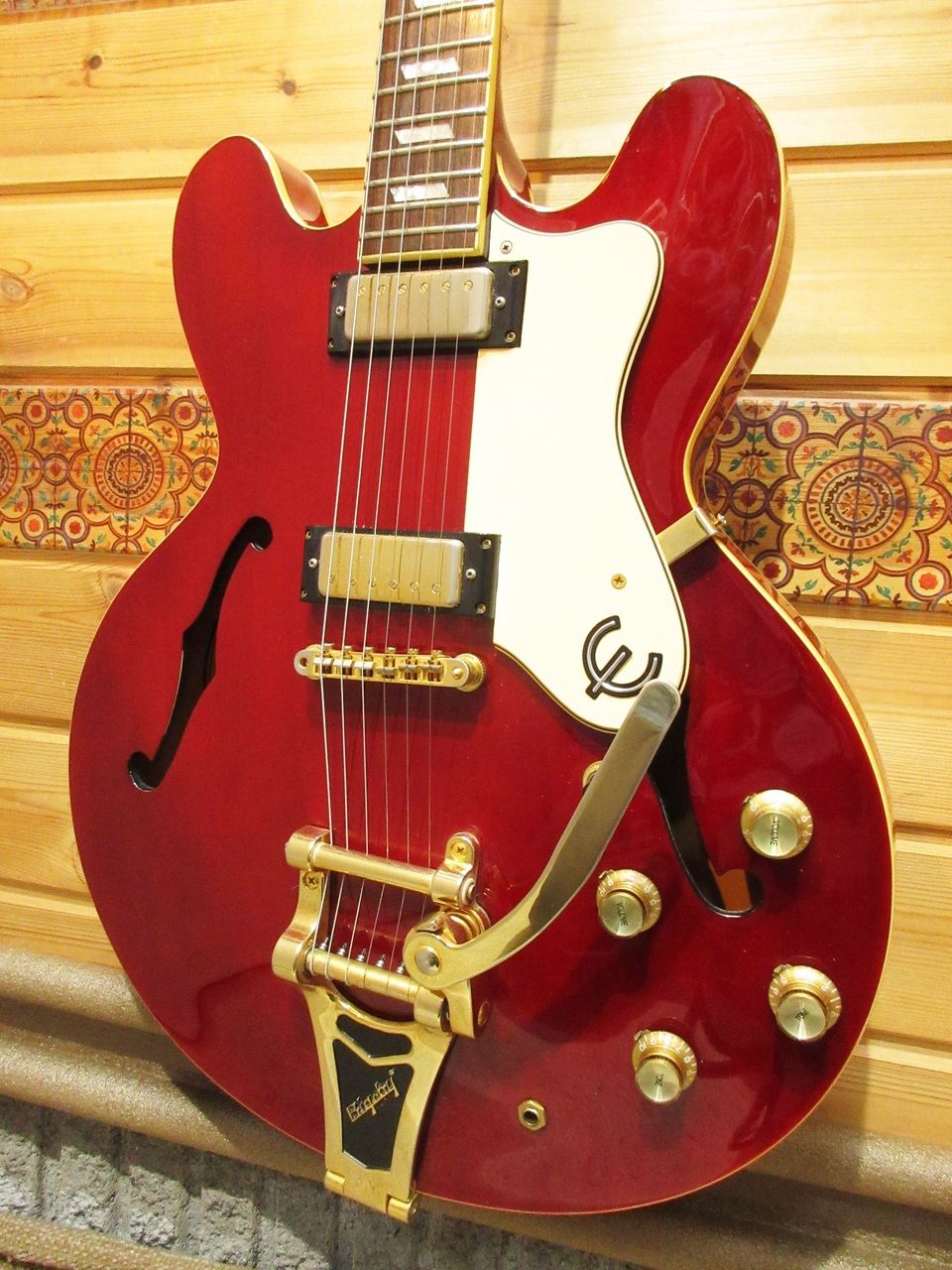 Epiphone Riviera Bigsby 【2006年製】（中古）【楽器検索デジマート】
