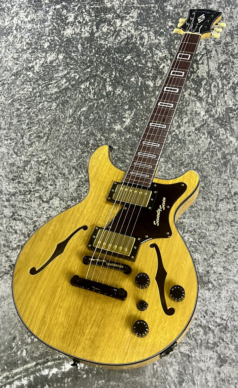 【スワロフスキー9点】　ヨット　ギター　スキー　ポット等 DGT Semi-Hollow Pilot Run Faded Whale Blue 2024: エレキ