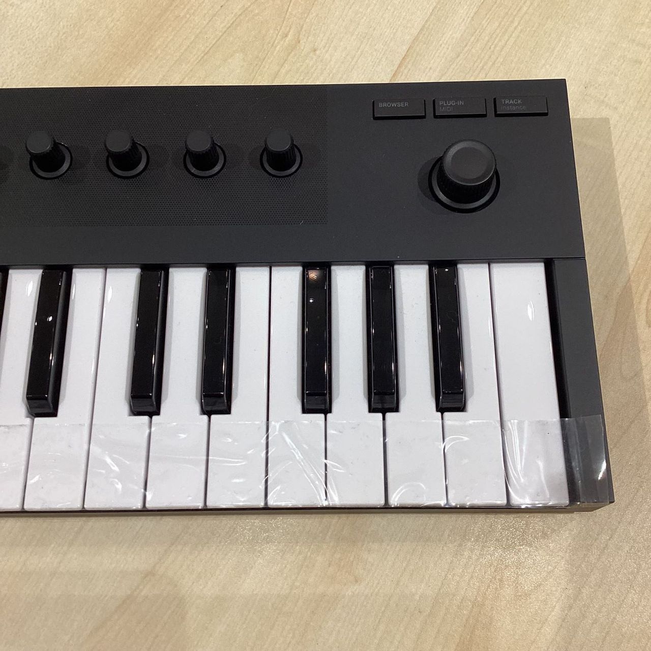NATIVE INSTRUMENTS KOMPLETE KONTROL M32 MIDIキーボード 32鍵盤