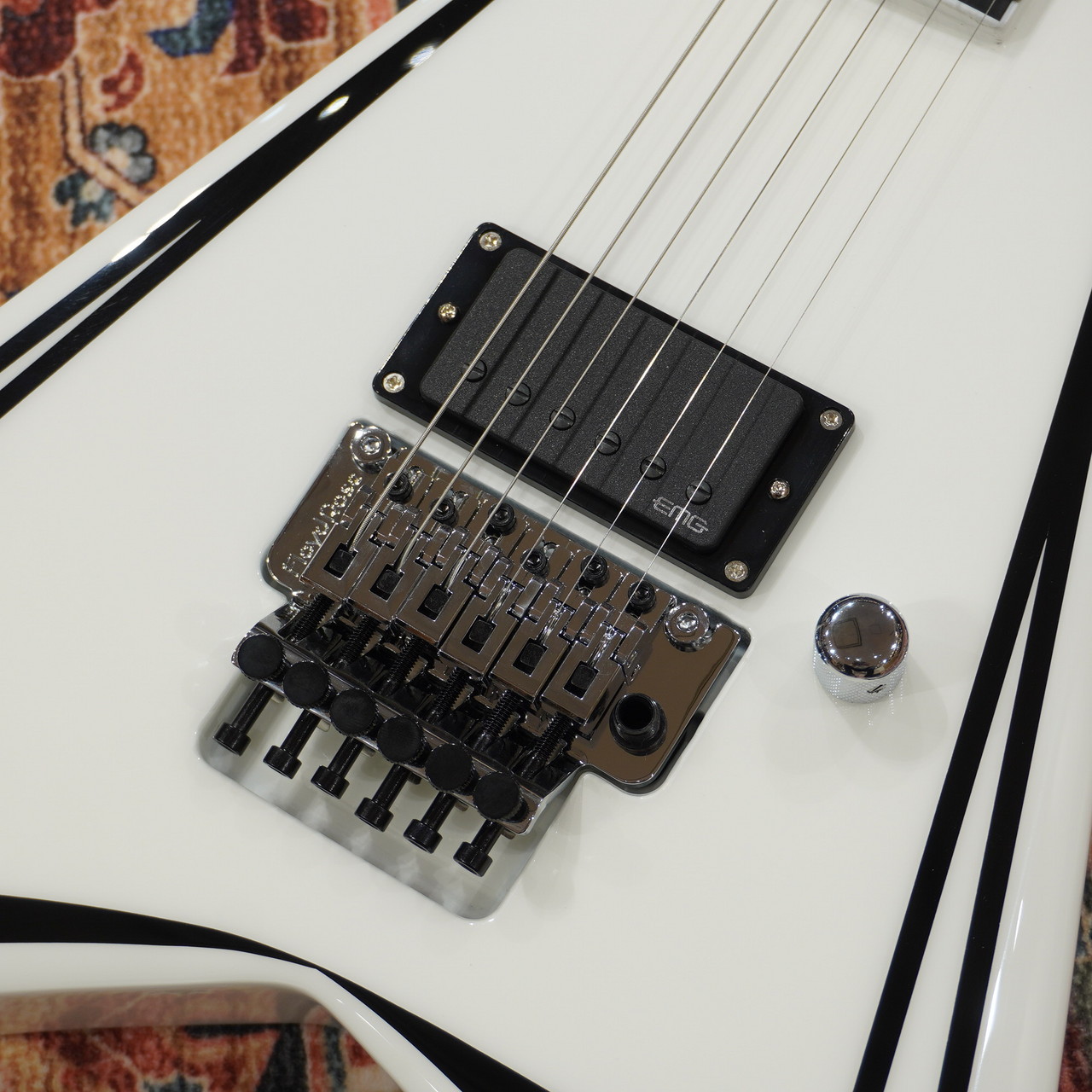 EDWARDS E-ALEXI-SCYTHE/ White with Black Pin Stripe （Alexi Laiho
