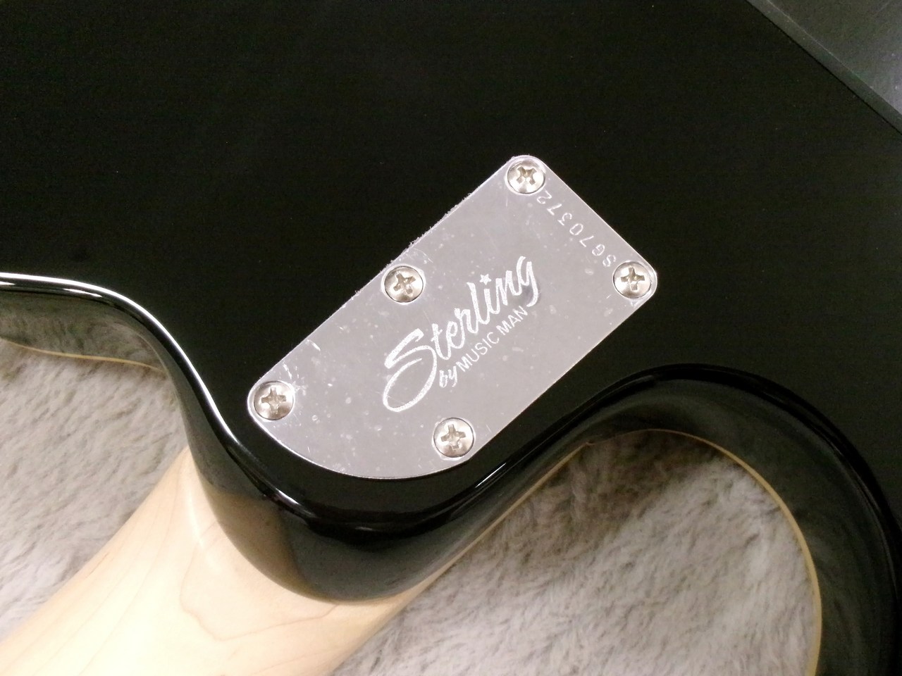 Sterling by MUSIC MAN SBMM AX40-TRD-M Trans Red（新品特価）【楽器