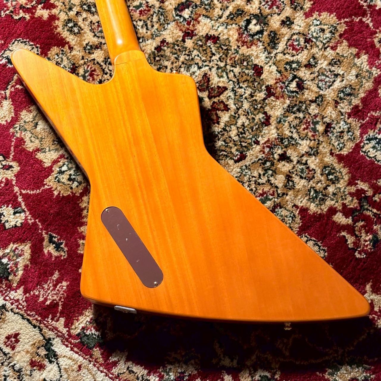 Epiphone Korina Explorer Aged Natural（B級特価/送料無料）【楽器