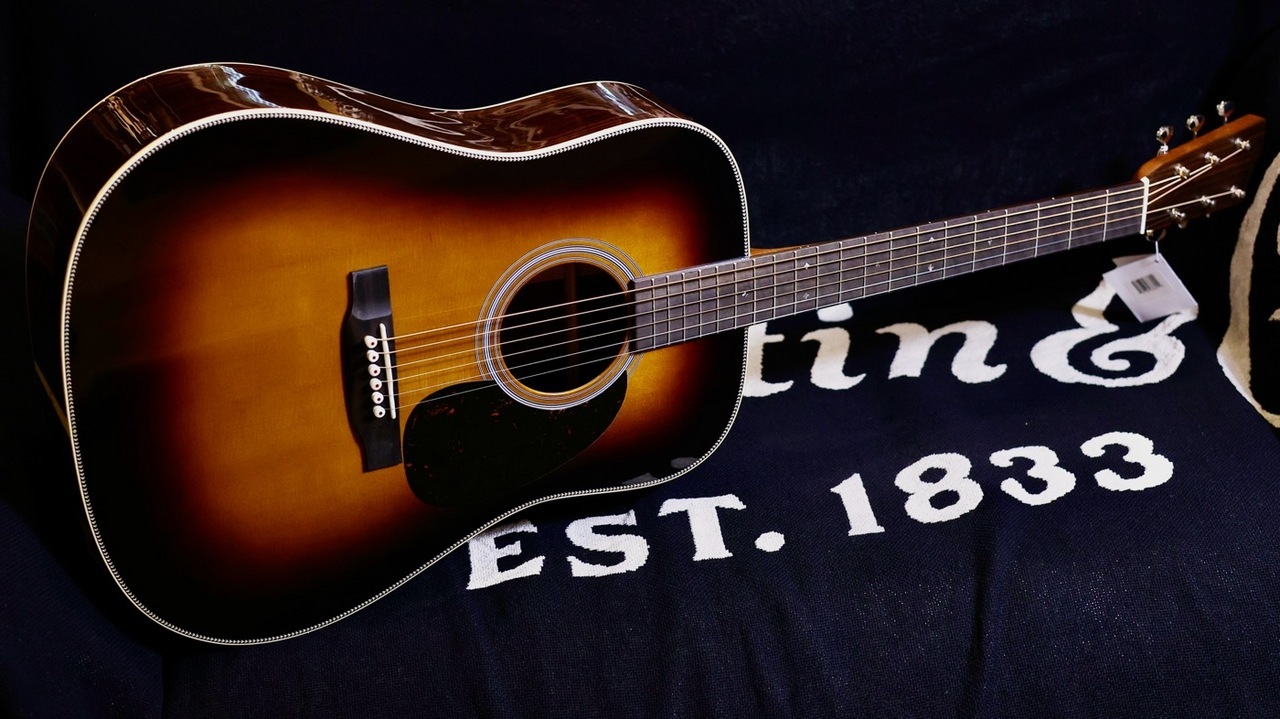 Martin HD-28Standard Sunburst #2947115【一味違うHD-28】【クロサワ