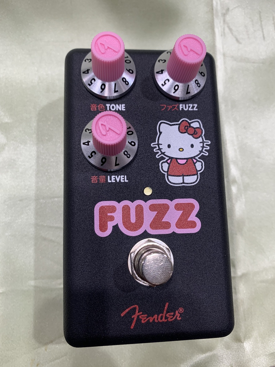 Fender Hello Kitty Fuzz Pedal Black【数量限定モデル】（新品