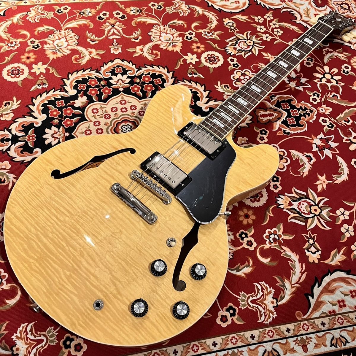 Gibson ES-335 Figured Antique Natural セミアコギター【2024年10月