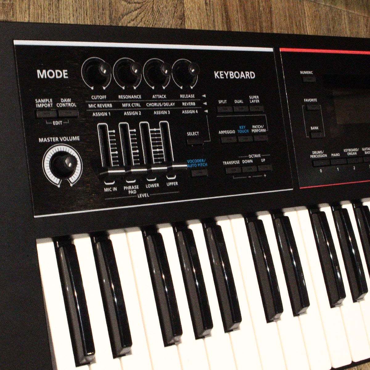 Roland JUNO-DS61 【渋谷店】（中古/送料無料）【楽器検索デジマート】