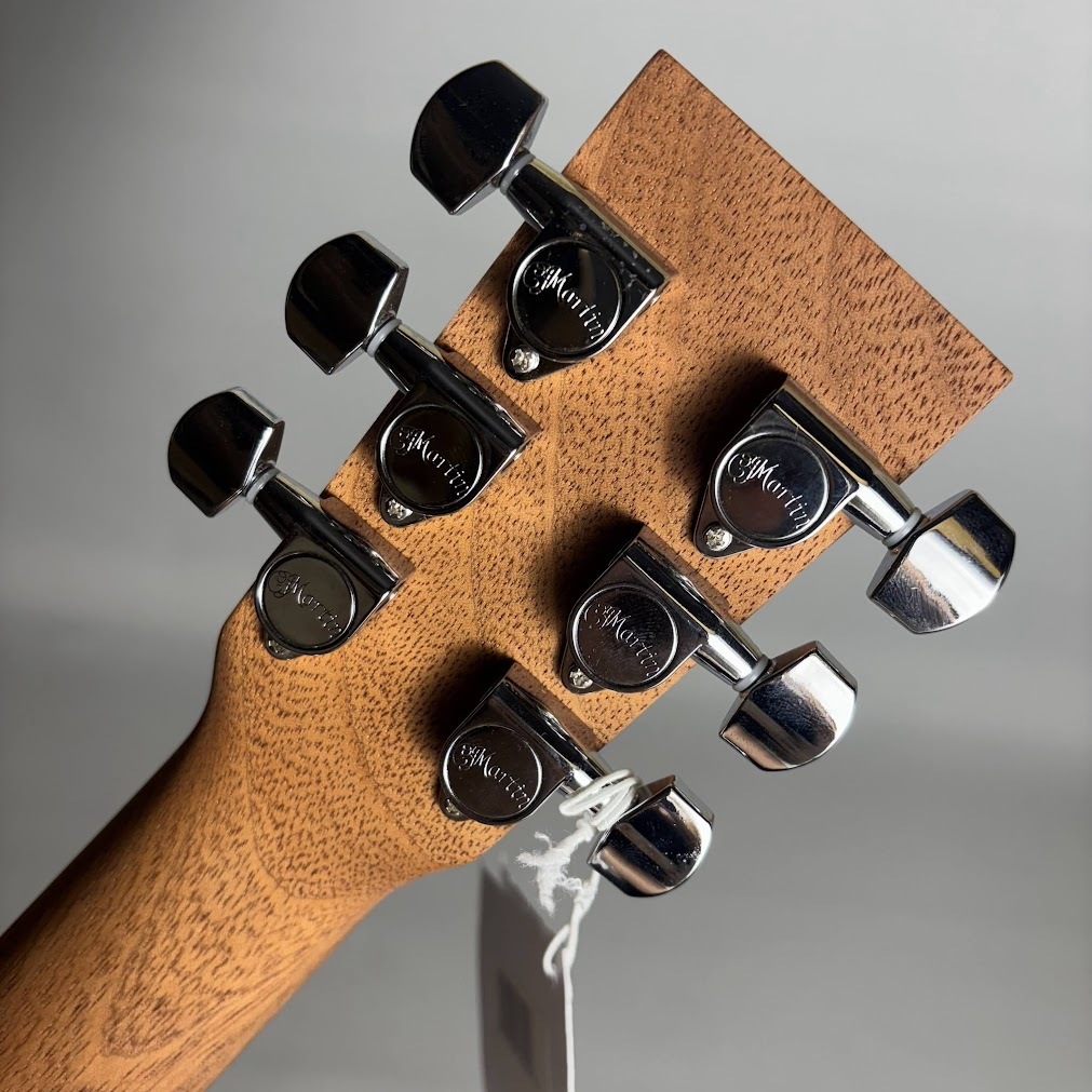 新品弦付き！MARTIN バックパッカーギター トラベルギター 新品弦付き！MARTIN バックパッカーギター トラベルギター