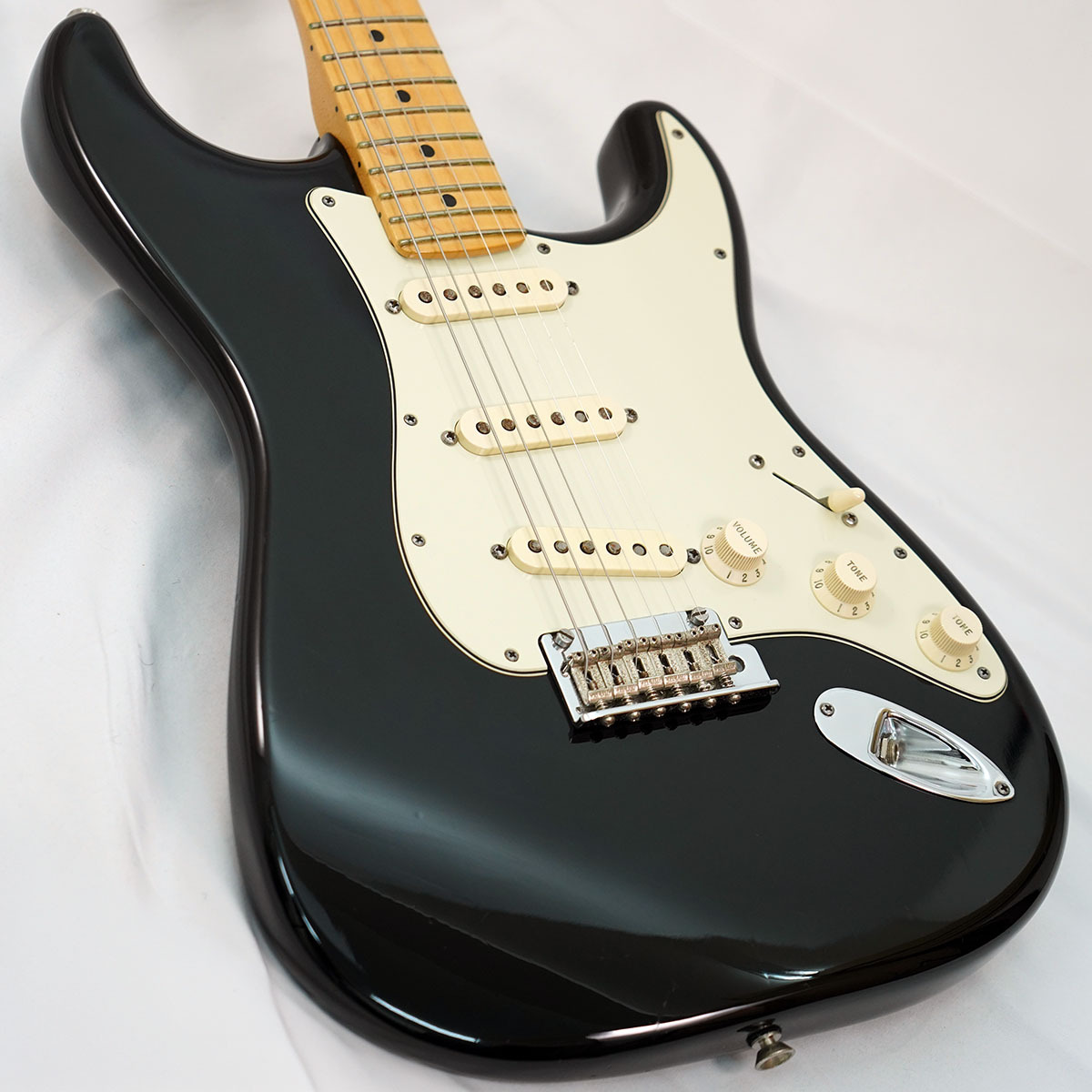Fender American Professional Stratocaster (Black/Maple) [USED