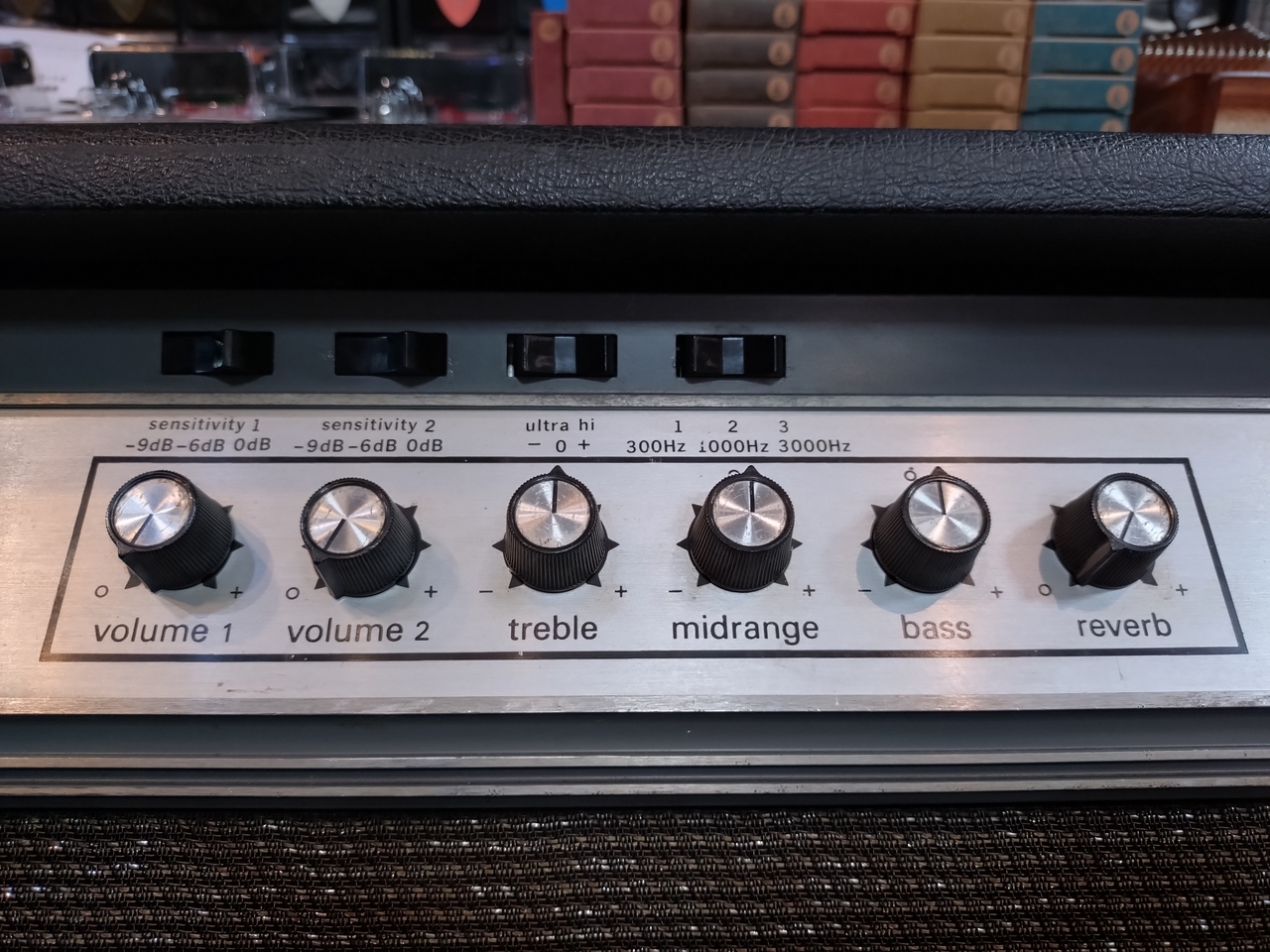 Ampeg VT-22 V-4【初期型】（ビンテージ）【楽器検索デジマート】