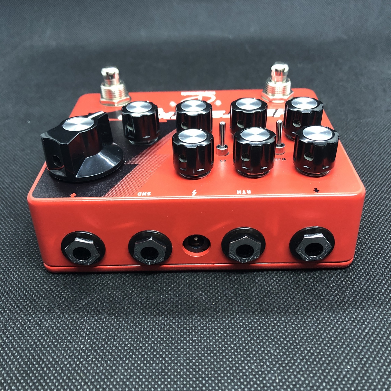 Crazy Tube Circuits Heatseeker ギターエフェクター アンガス・ヤングの愛用機材とトーンにインスパイアされたペダル