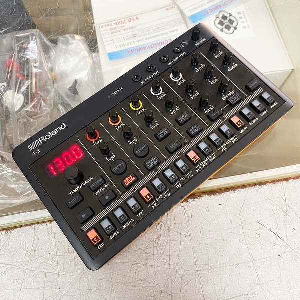 Roland AIRA Compact T-8 Beat Machine（中古）【楽器検索デジマート】