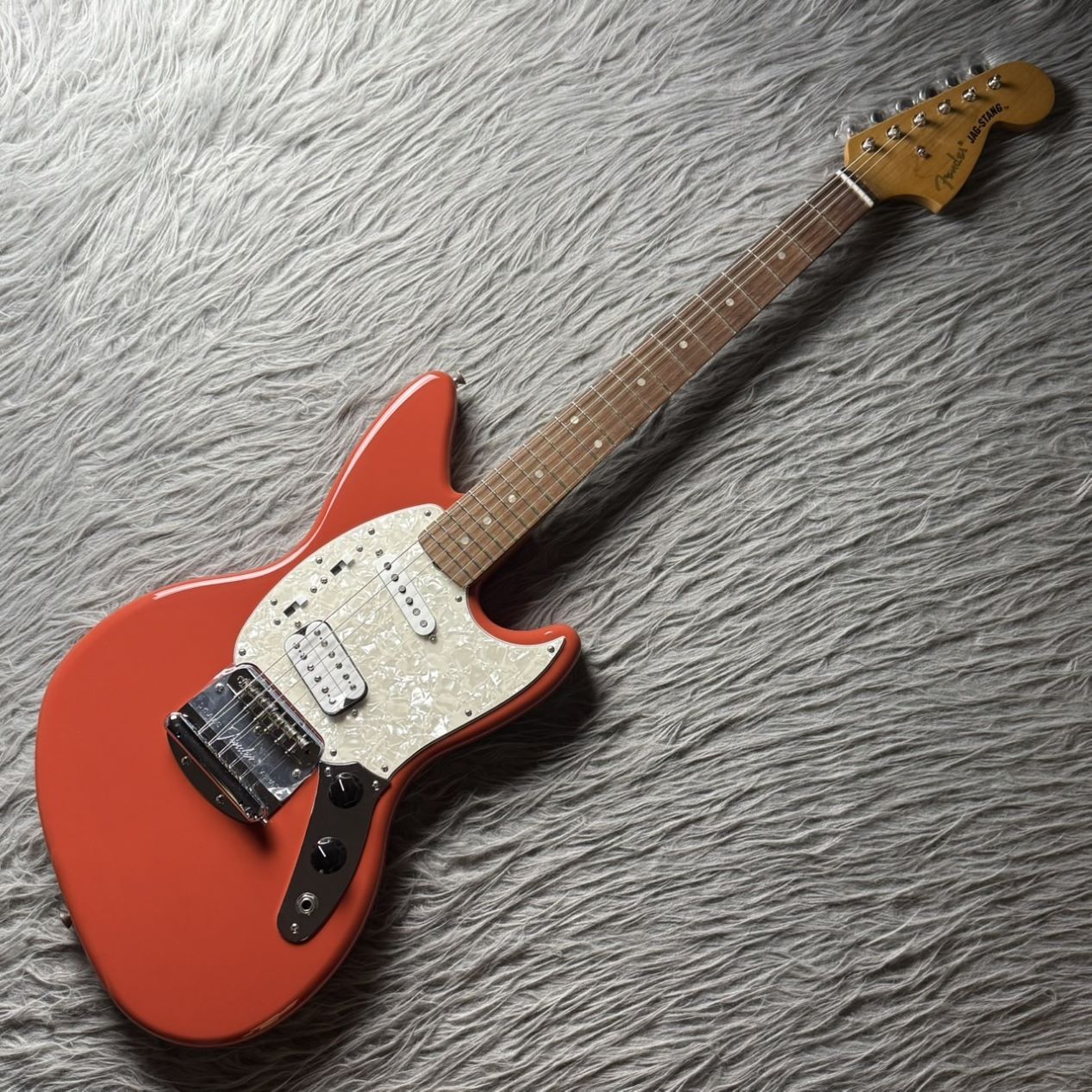 Fender Kurt Cobain Jag-Stang Rosewood Fingerboard Fiesta Red