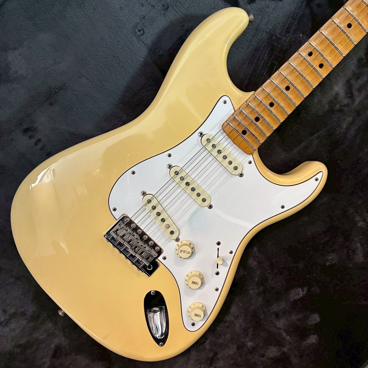 ST68-185YM フェンダージャパン イングヴェイモデル ST68-185YM フェンダージャパン イングヴェイモデル Fender