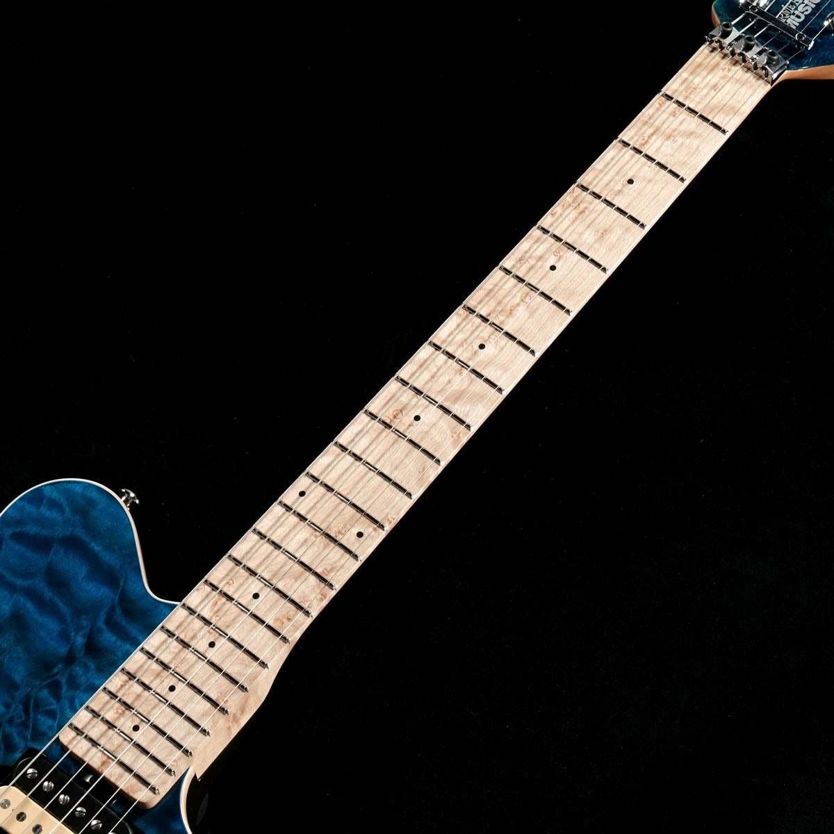 ♡　の子ギター MUSIC MAN Axis KID Limited Edition Trans Blue Quilt Top MH Brown