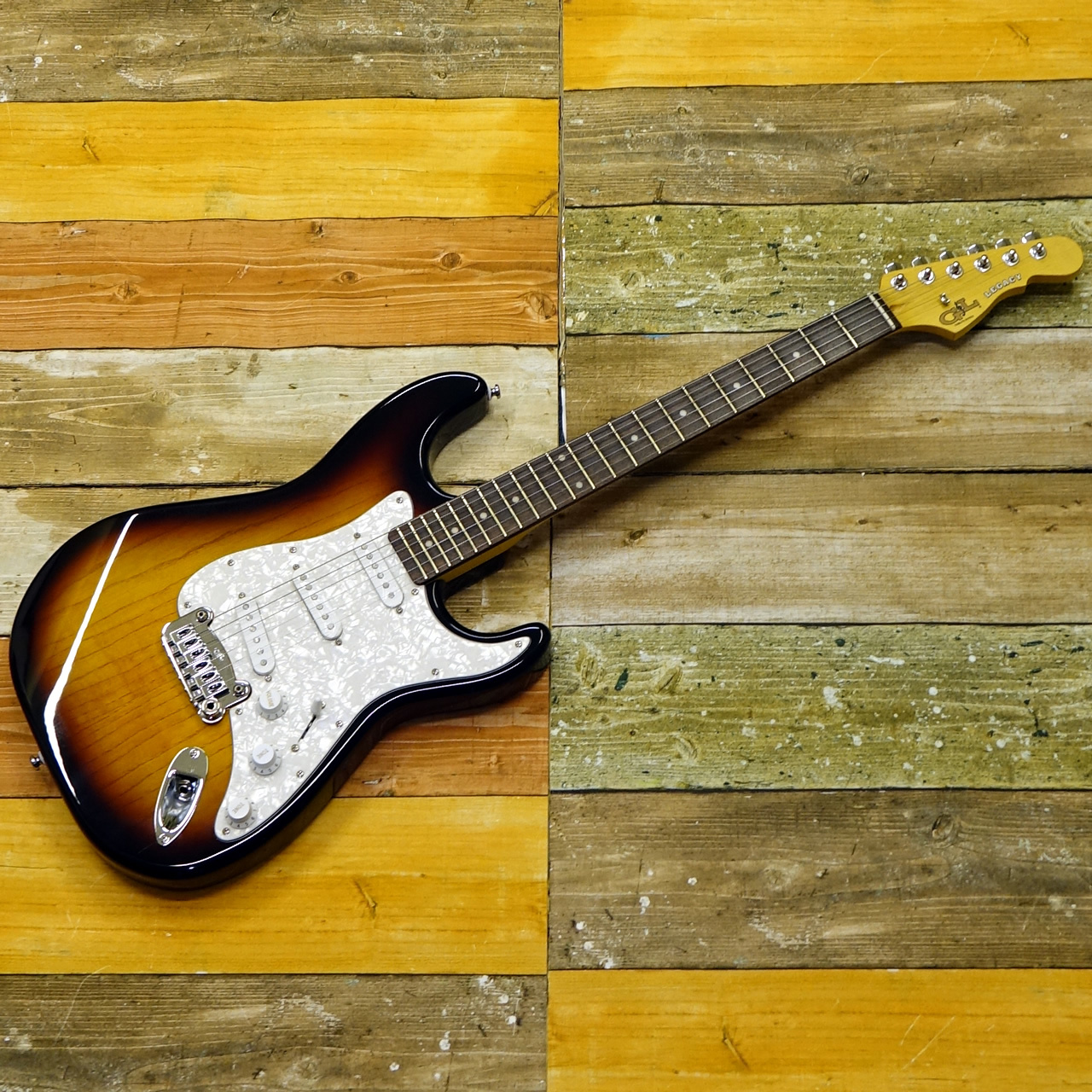 G&L Tribute Series Legacy 3TS (3トーンサンバースト)（新品）【楽器