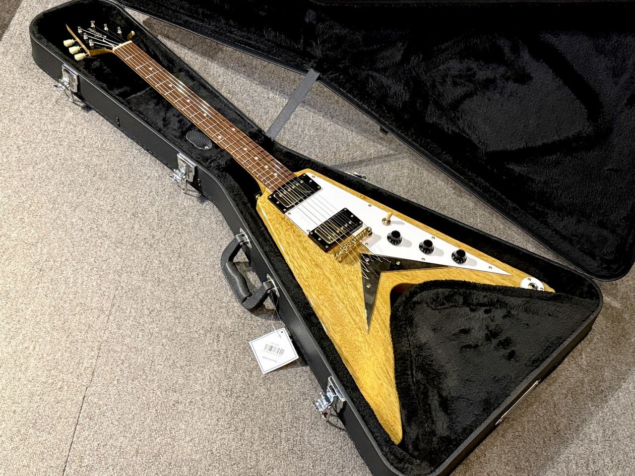 Bacchus BFV-2010K Korina V（中古）【楽器検索デジマート】