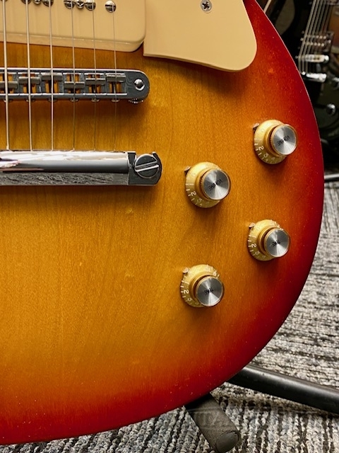 Gibson Les Paul Studio '60s Tribute -Worn Cherry Burst- 2011年製  【P-90】【軽量3.39kg!】（中古）【楽器検索デジマート】