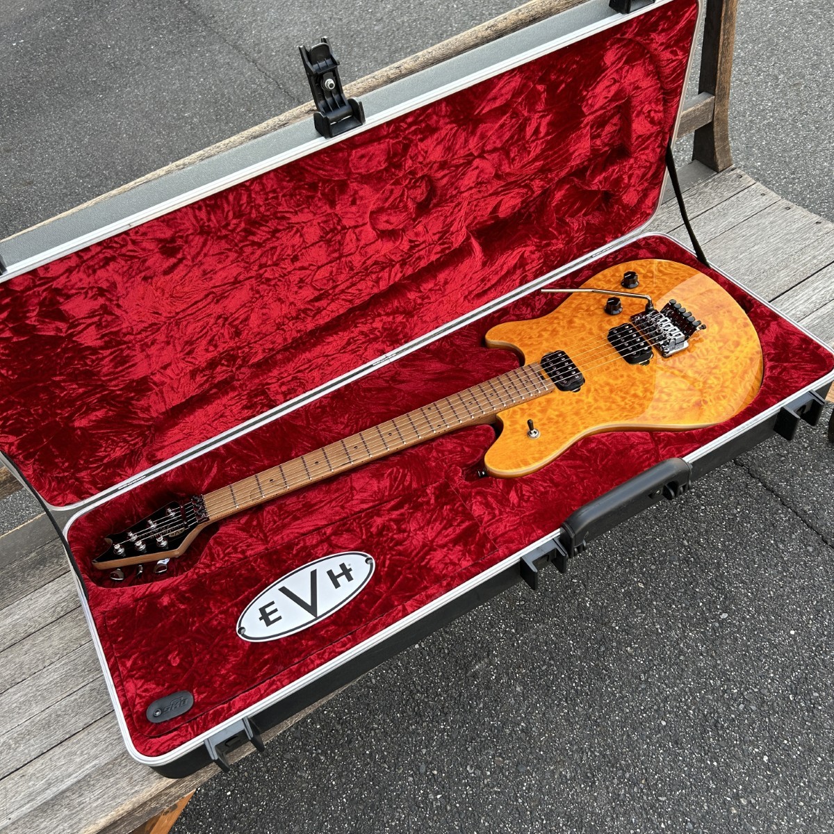 EVH Wolfgang Hardshell Case（中古）【楽器検索デジマート】
