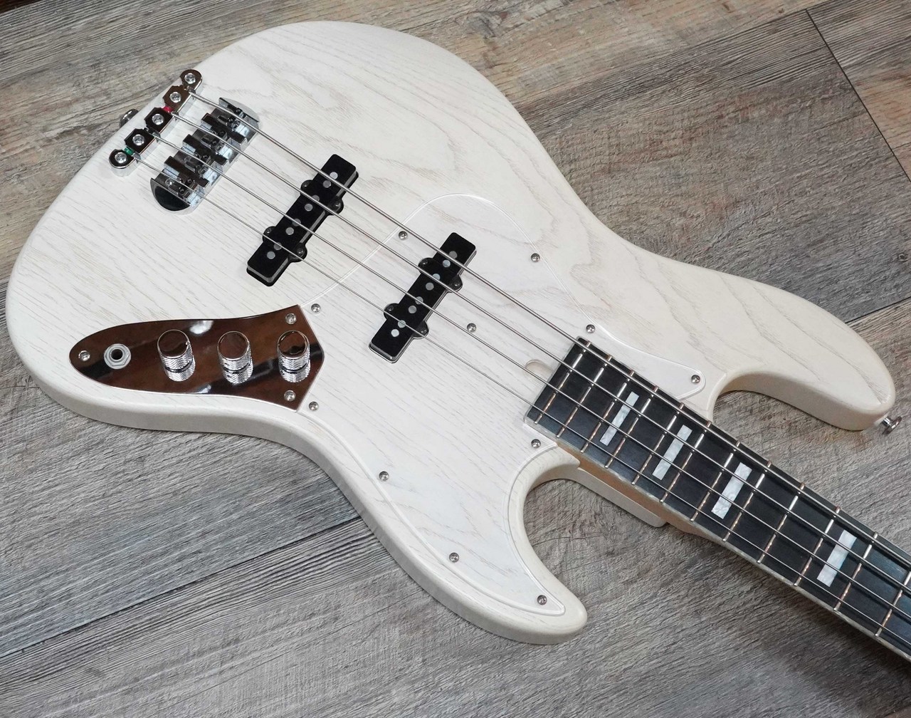 Bacchus WOODLINE ASH33-4/E WH/OIL ベース WOODLINE ASH33-4/E WH/OIL (Bacchus)