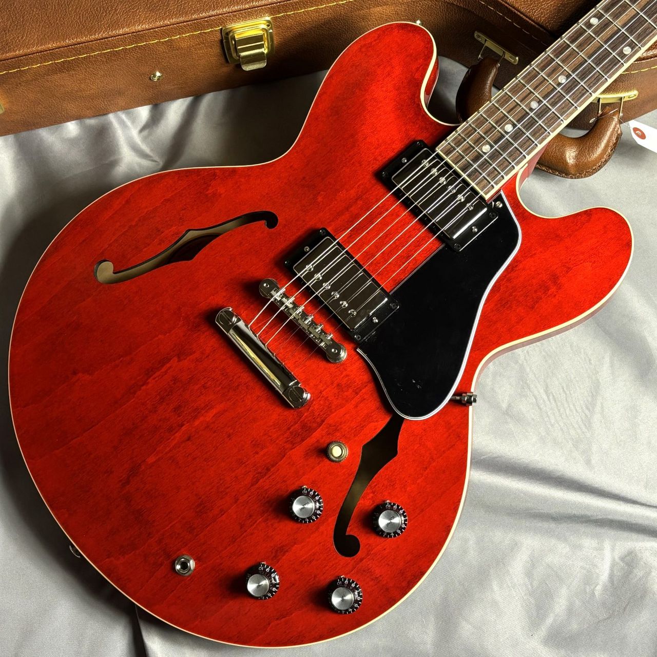 Gibson ES-335 セミアコギター