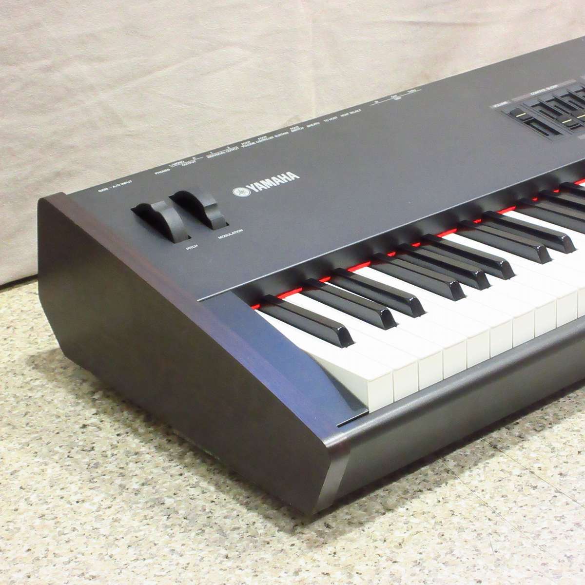 YAMAHA S80 