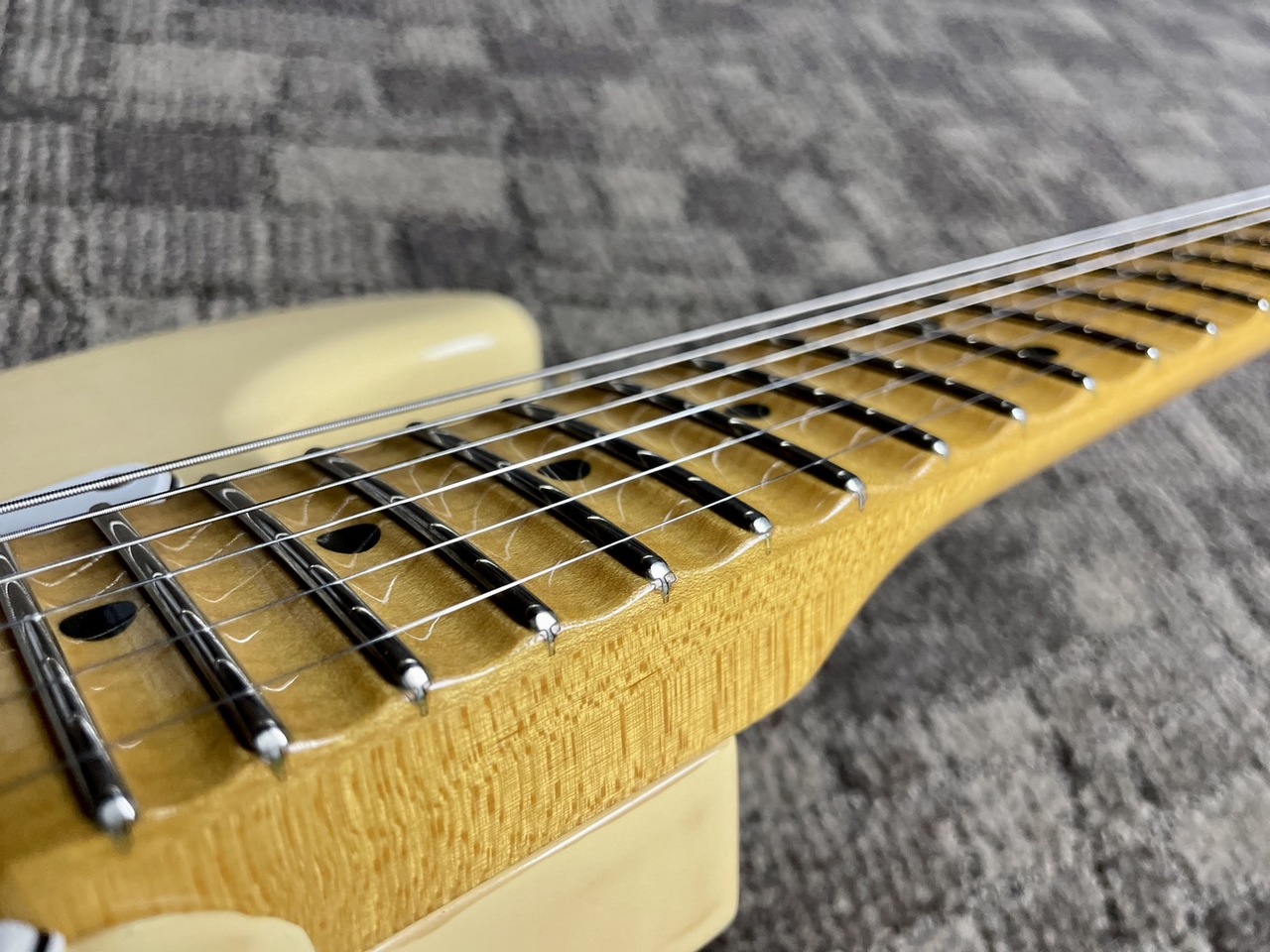 フェンダー ジャパン イングヴェイモデル ST68-185YM