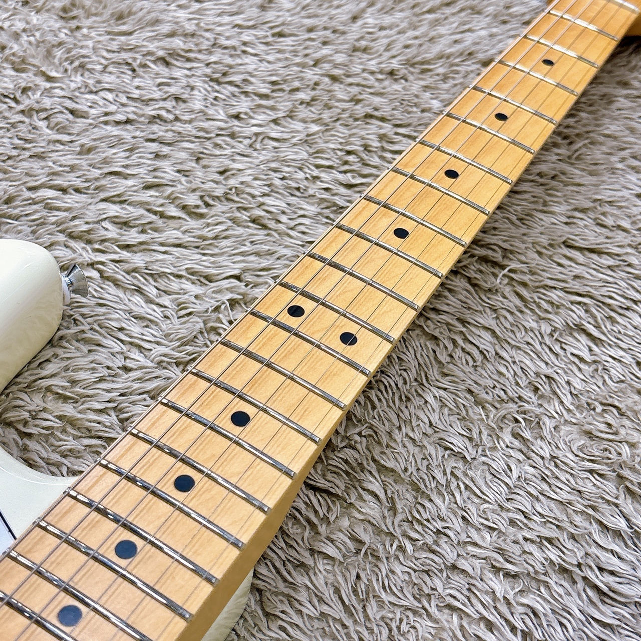 ミディアムスケール　Fender ストラトキャスター ホワイト Fender Standard Stratocaster Olympic White / Maple【2025年
