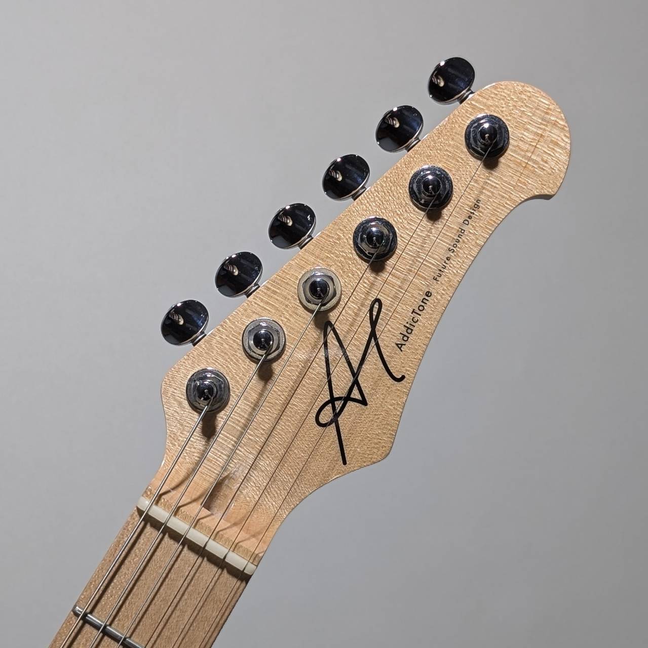 Addictone Classic Modern Stratocaster Type -Blue Sparkle-【3.67