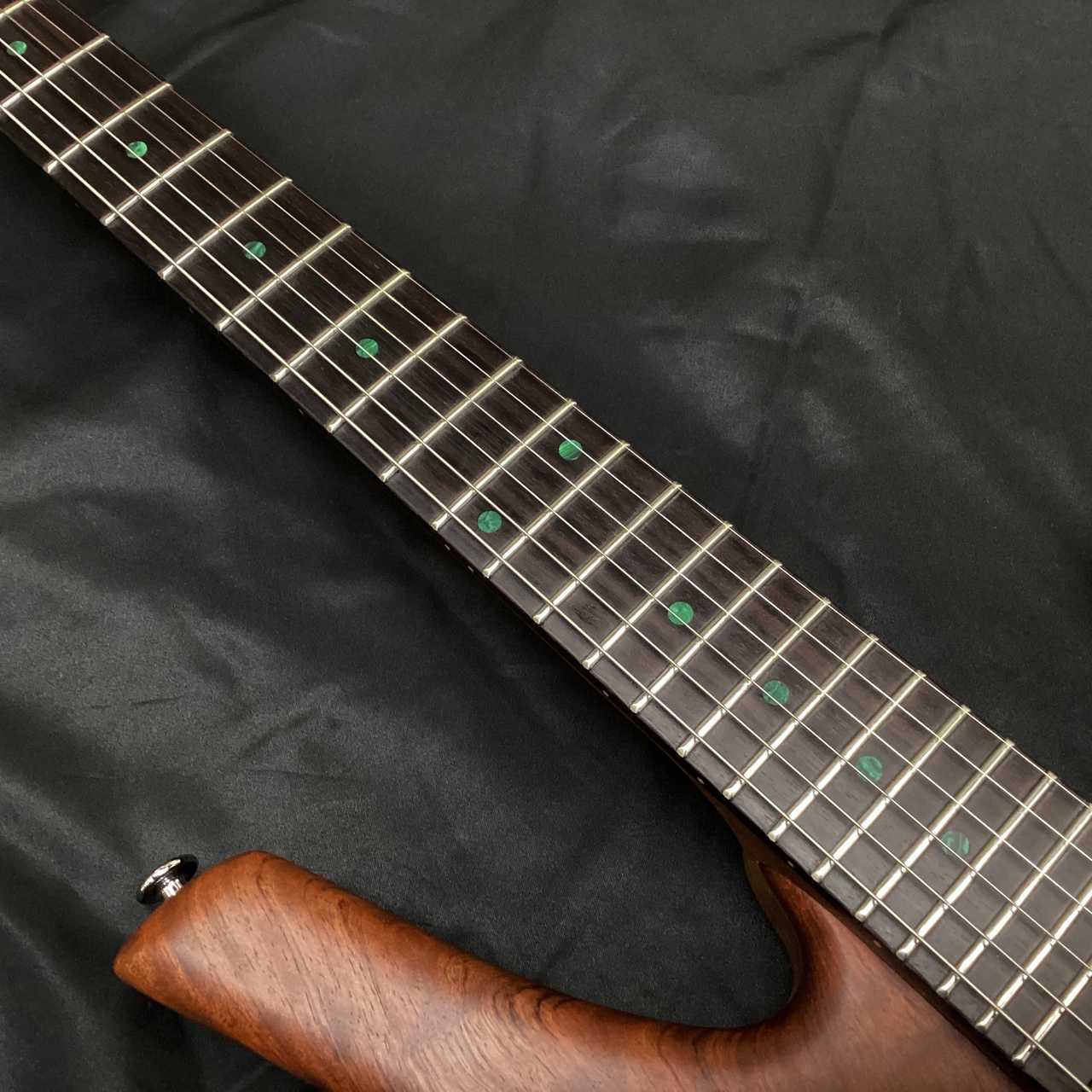 個人製作 ハンドメイドベース シングルカット アルニコ5PU 逆反り傾向有 個人製作 ハンドメイドベース シングルカット アルニコ5PU 逆反り傾向