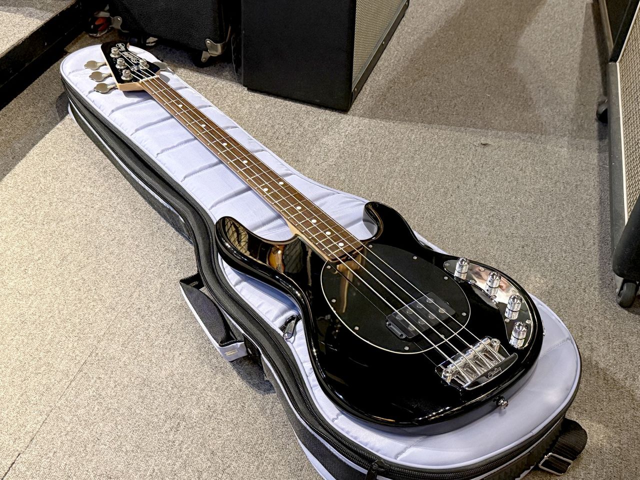 Sterling by MUSIC MAN RAY34 Black（中古）【楽器検索デジマート】